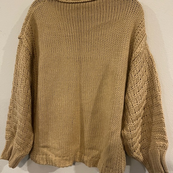 Woman’s NWT M/L Wishlist Warm Beige mustard Knit Sweater - Picture 3 of 3